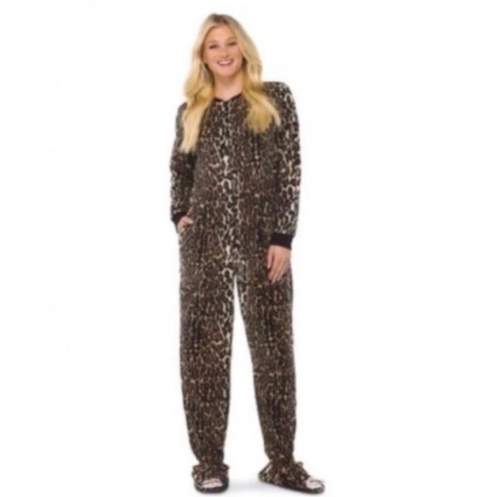 Nick & Nora Women's Leopard Print Fleece Footed Pajamas Onesie Sleepwear Medium